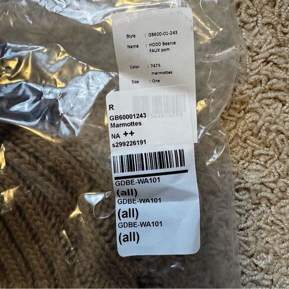 Goldbergh Ski Faux Fur Beanie Hat Marmottes Tan Gold Logo NWT - Picture 4 of 4